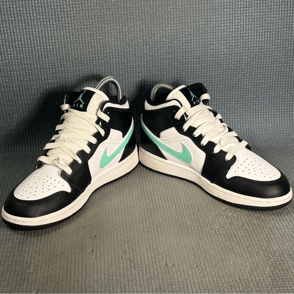 Nike Air Jordan 1 MID ‘White/Green Glow’ Sneakers Size 4.5Y Size 6 Women’s - Picture 5 of 11